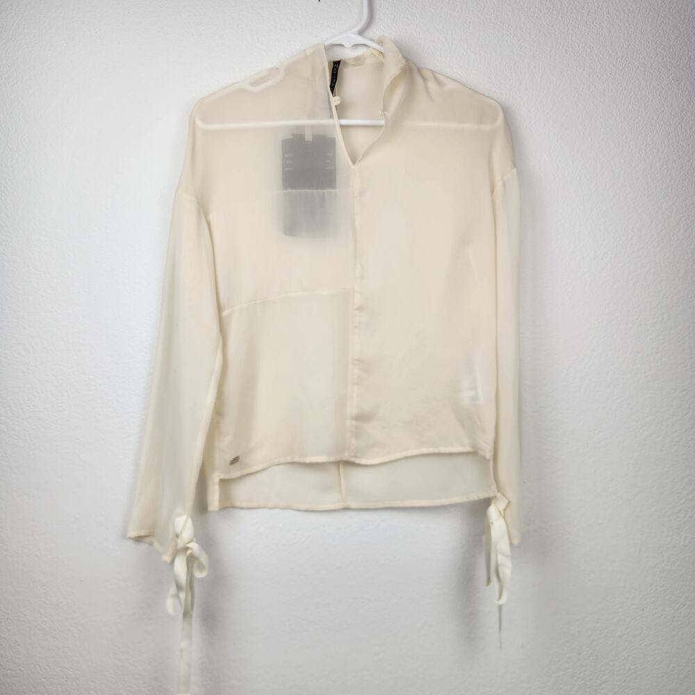 Manila Grace Blouse Size 40 IT US 4 Cream Semi Sheer Long Sleeve Bow Sleeves NWT
